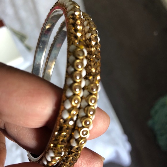 Brand new pair of ‘lak’ bangles with rhinestone - Picture 9 of 10